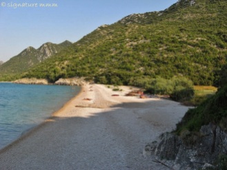 The next beach from Duba is called "Jezero", the Lake. You can reach it after a 20-minute walk or so.