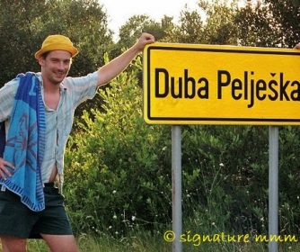 Nika's brother at the start of the village. It seems there are more towns than one called Duba in Croatia, that's why disambiguation was necessary. This one is Duba on Pelješac.